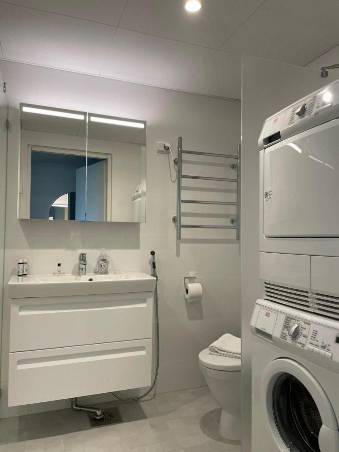 Ainoa Shopping Center Apartments - Tapiola เอสโป ภายนอก รูปภาพ